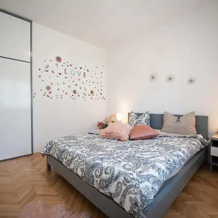 With Parking Space Ika, Opatija - 7931 Apartman *