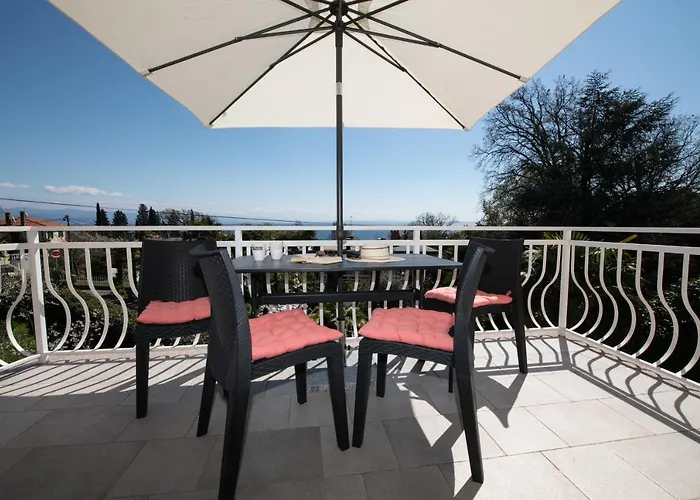 Appartamento With Parking Space Ika, Opatija - 7931